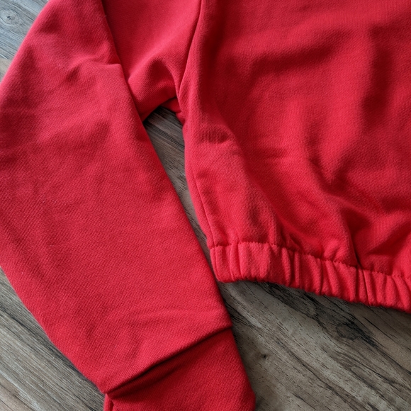 Red Cropped Sweatshirt Top - Picture 6 of 7